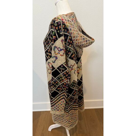 Elegant Black and Cream Hooded Cardigan - Picture 5 of 8